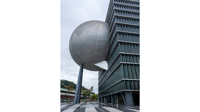 台北の新スポット 衝撃的な劇場空間