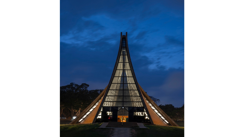 台湾が世界に誇る モダニズム建築の教会 路思義教堂