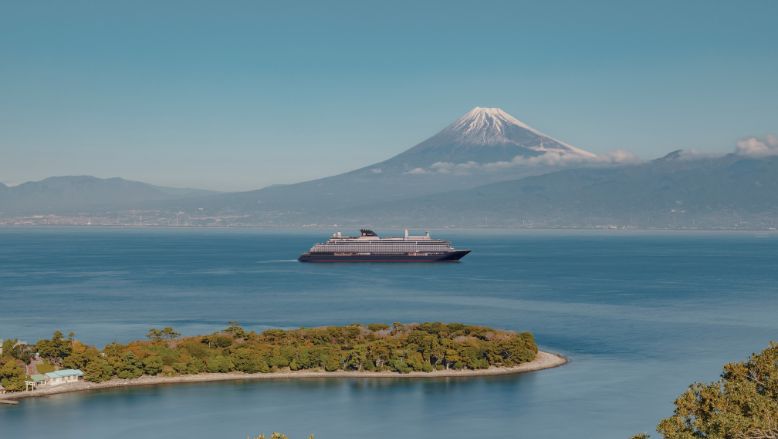 A Life at Sea, Across Asia 海上で暮らすようにアジアを巡る その土地に流れる、 時間と文化を味わう旅へ